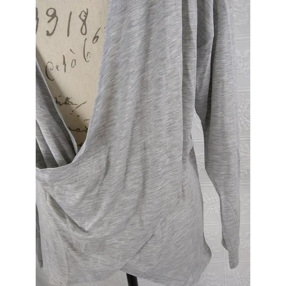 Victoria's Secret Gray embroidered long sleeves top with open back detail size L - Picture 10 of 12